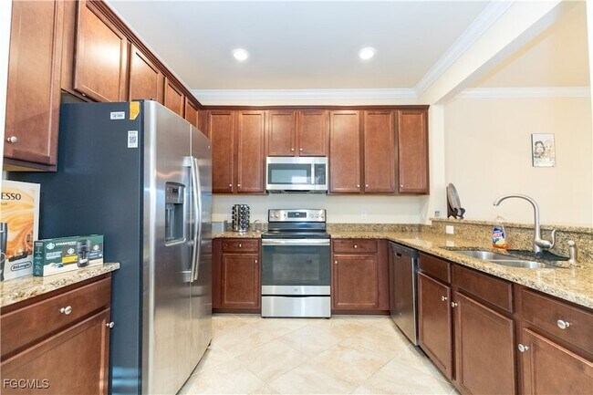 Building Photo - 8880 Via Isola Court