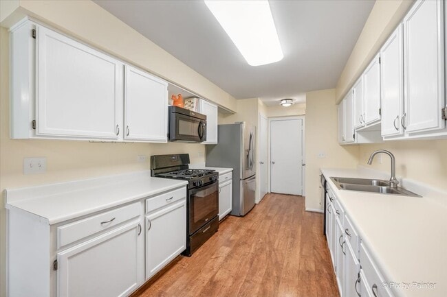 Building Photo - 453 Village Creek Dr