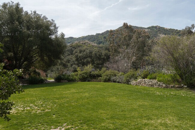 Building Photo - 901 Crater Camp Dr