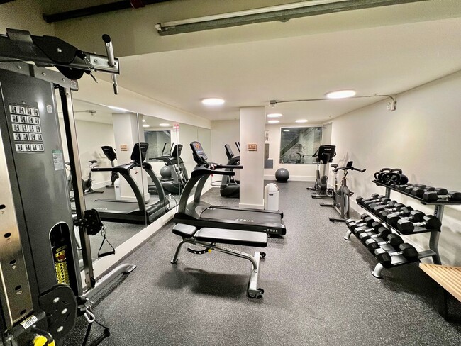Building Photo - LOFTED STUDIO FOR RENT $2,025 /mo