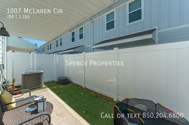 Building Photo - 1007 McLaren Cir