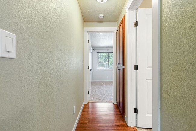 Building Photo - Well-Kept 3 bed, 2 bath home in South Salem