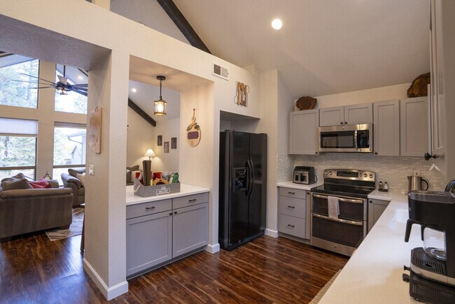 Building Photo - 3263 S Justin St