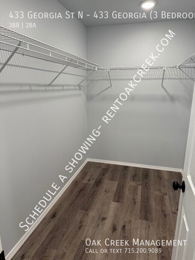 Building Photo - 433 Georgia St N