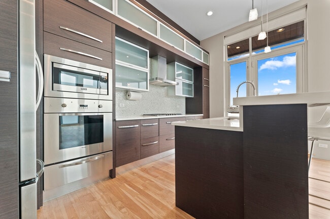 Building Photo - 2408 W Rice St