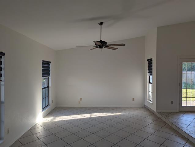 Building Photo - 4205 Avon Ct