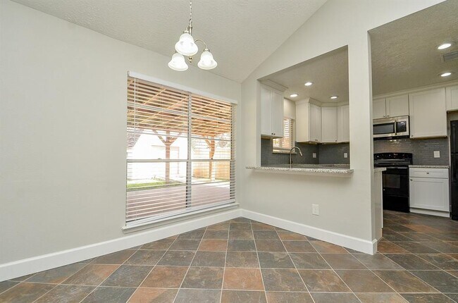 Building Photo - 7203 Sharpsburg Dr