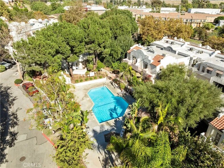 Building Photo - 12411 Osborne St