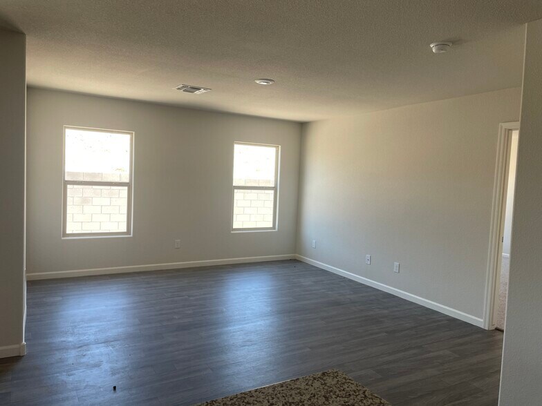 Family room. - 6509 S Prado Cir