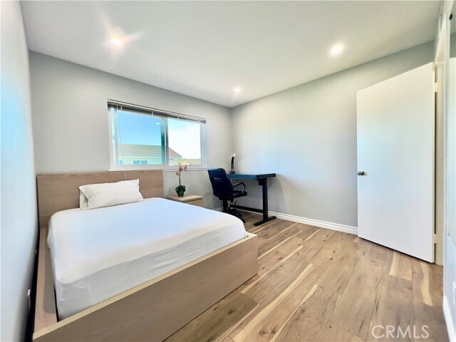 Building Photo - 9256 Crocus Ave