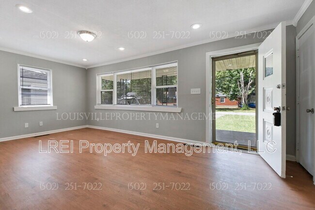 Building Photo - 1120 Loretta St