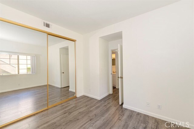 Building Photo - 9 Gaviota