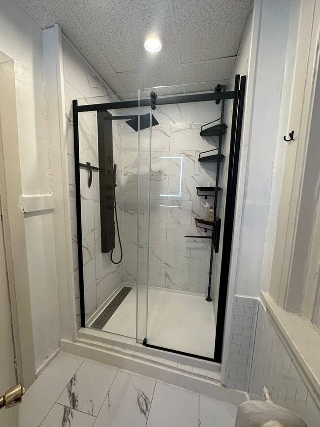 Building Photo - 5460 Broad St