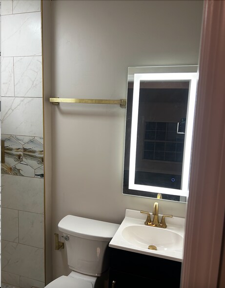 Primary suite bath - 1526 28th St N