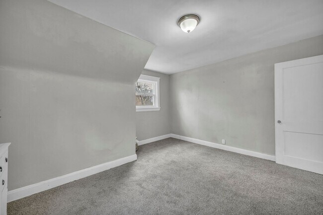 Building Photo - 2110 S Sterling Ave