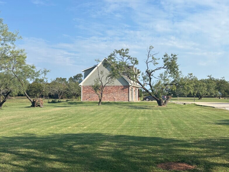 Studio Building on property - 4275 Old Thomas Rd