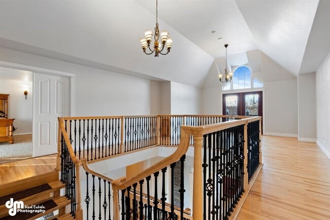Building Photo - Gorgeous Palmer Home!