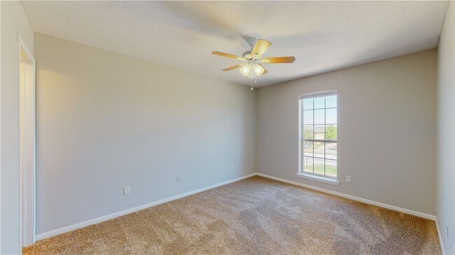 Building Photo - 1507 Hollow Hill Dr