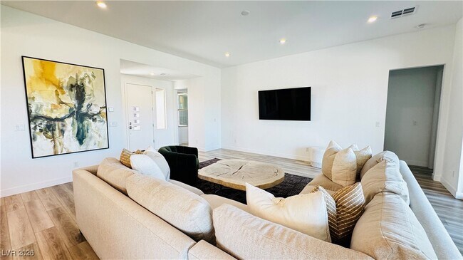 Building Photo - 9836 Starlight Ridge Ave