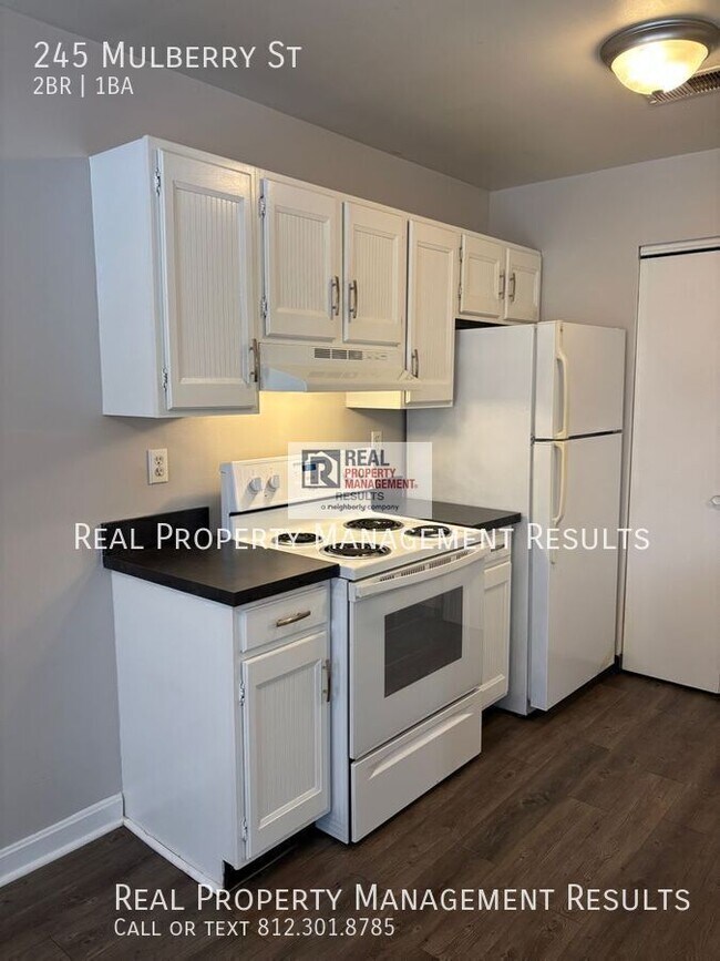 Building Photo - 245 Mulberry St