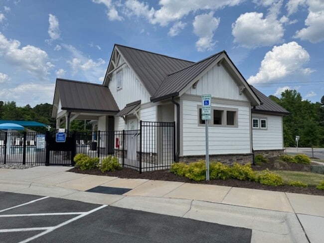 Building Photo - Better than brand new!