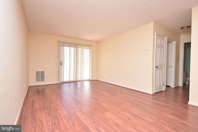 Primary Photo - 14905 Rydell Rd
