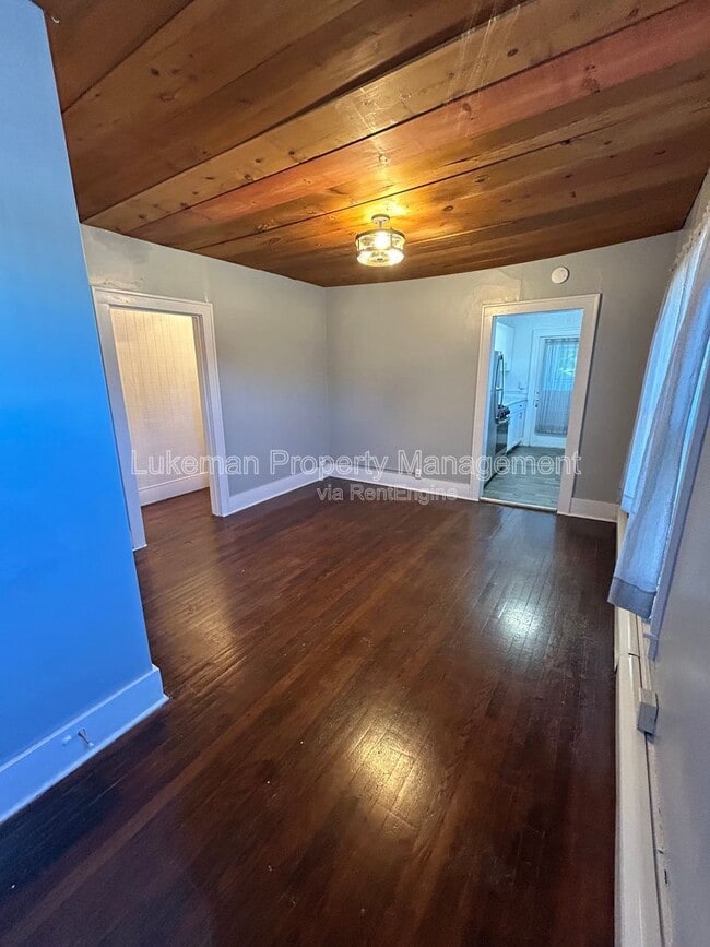 Building Photo - 428 S Westnedge Ave