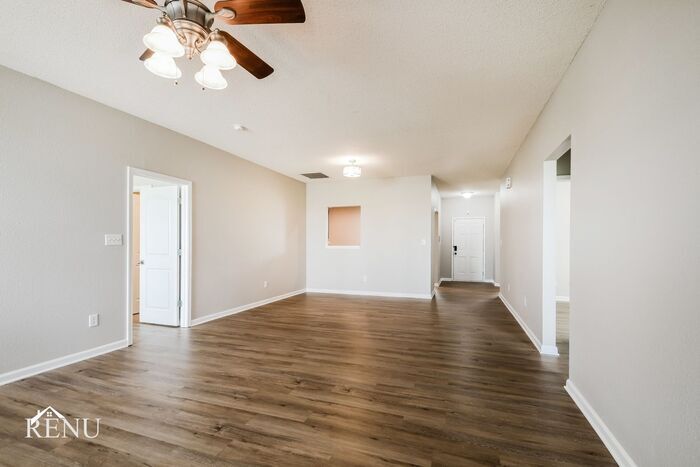 Building Photo - 4258 Amesbury Pl