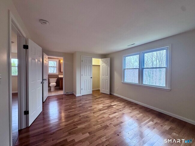 Building Photo - 85 Ivy St