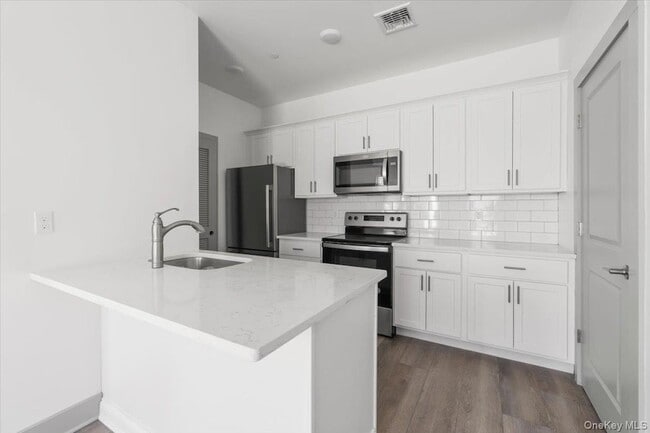 Building Photo - 75 Forester Ave