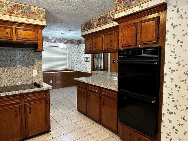 Building Photo - 330 Maybrook Dr