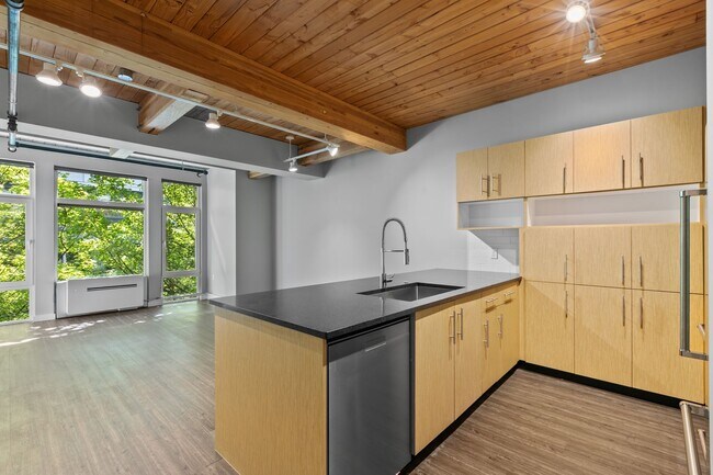 Building Photo - Modern Air Conditioned South Lake Union Loft