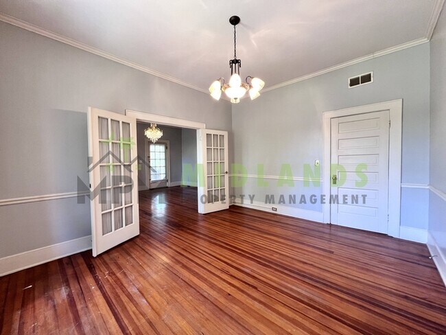 Building Photo - 2417B Clark Street