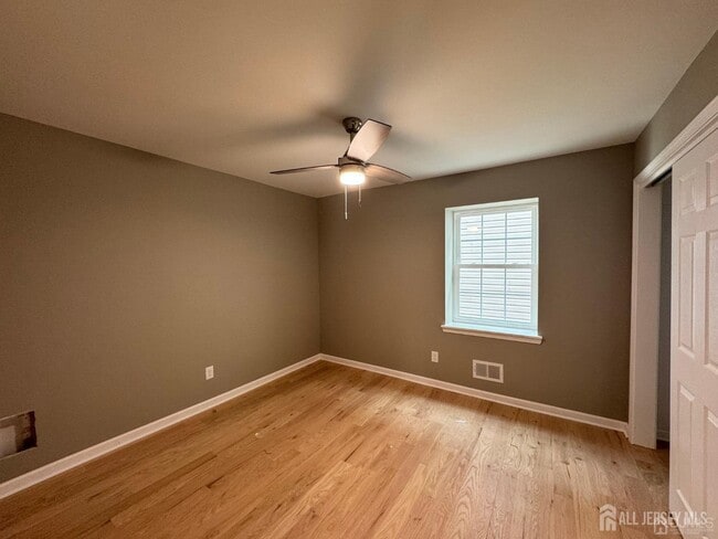 Building Photo - 17 Thomas St