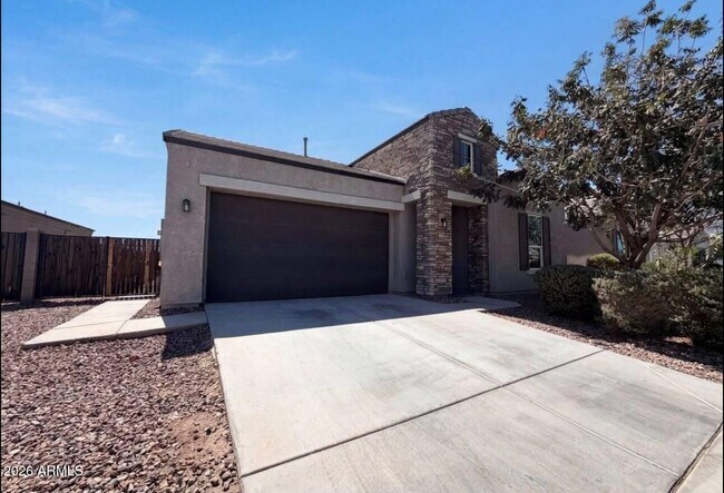 Building Photo - 2528 N Comiskey Dr