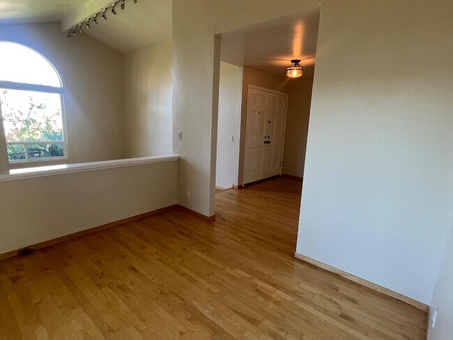 Building Photo - 2975 Fahrner Ct