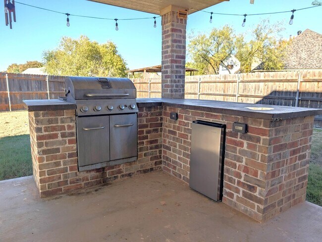 Building Photo - 2916 S Shepherds Glen