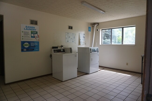 Building Photo - Carroll Street Apartments