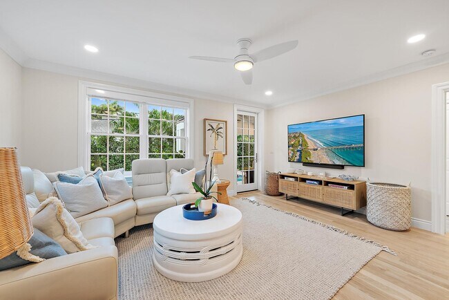 Building Photo - 360 Seaspray Ave