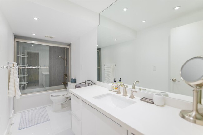 Building Photo - 10275 Collins Ave