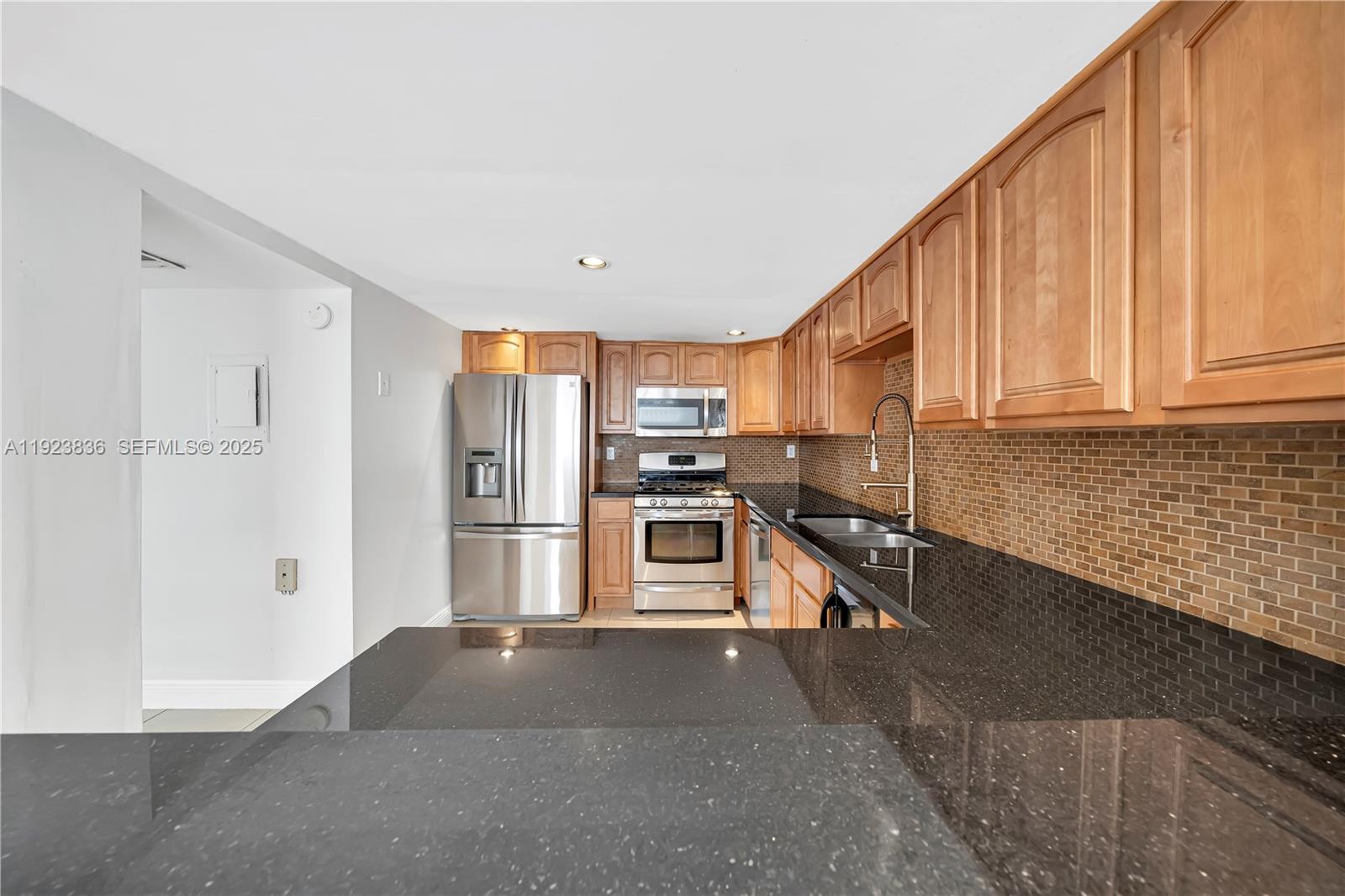 Building Photo - 6864 SW 114th Pl