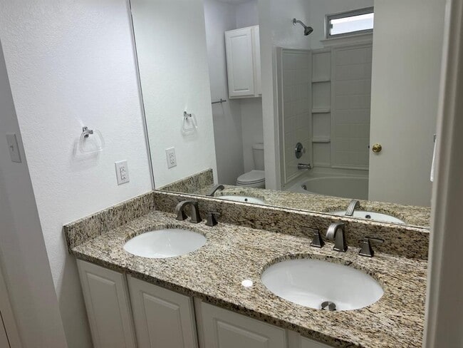 Building Photo - 18121 Skysail Dr