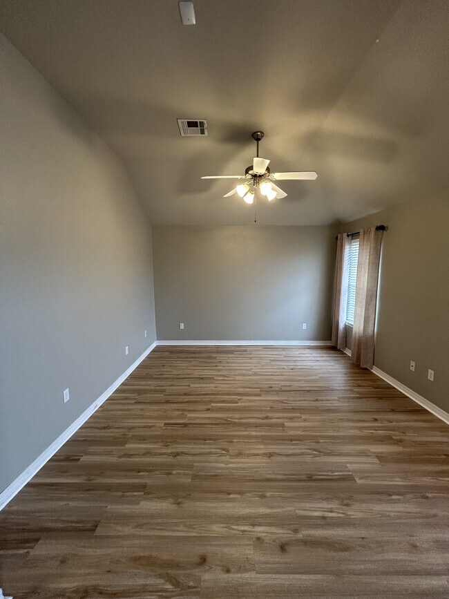 Building Photo - 2237 Scissortail Landing Dr