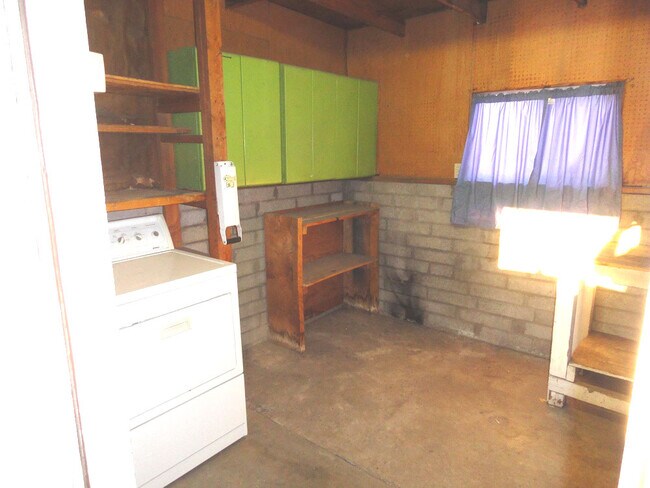 Building Photo - 1026 E Highland Ave