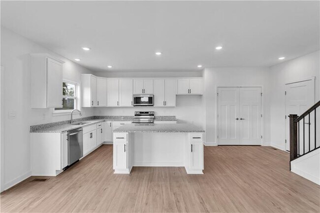 Building Photo - 315 William Dr