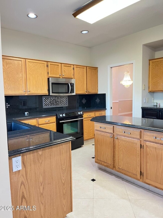 Building Photo - 5545 W Wethersfield Dr