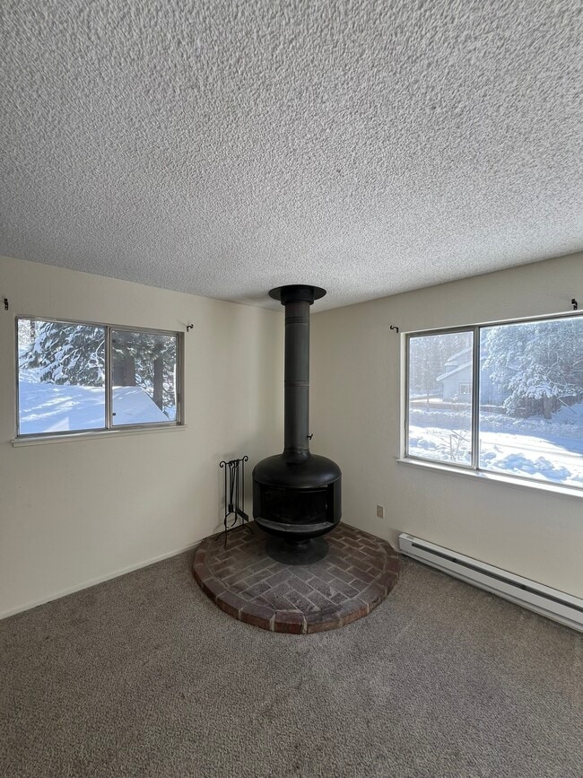 Building Photo - 1109 Sierra Blvd