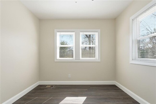 Building Photo - 395 8th St NE