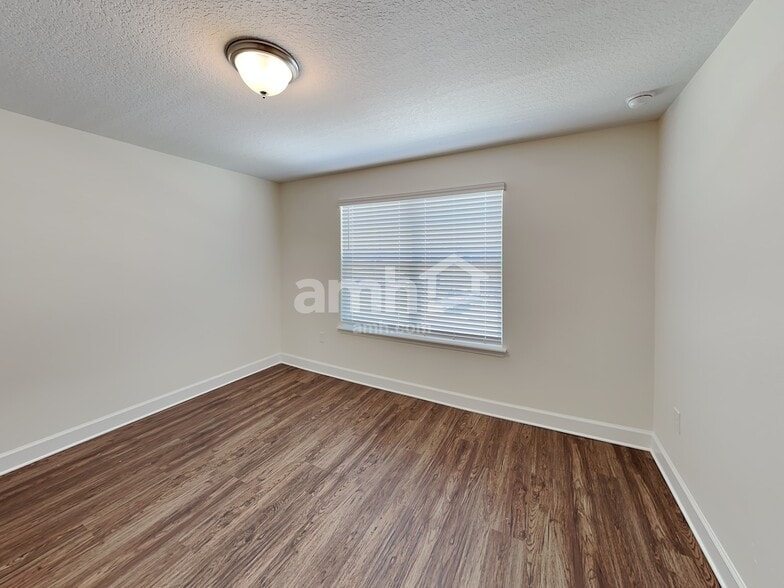 Building Photo - 11541 Bay Hl Cir