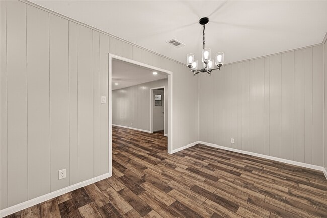 Building Photo - 1203 Bernard Ave